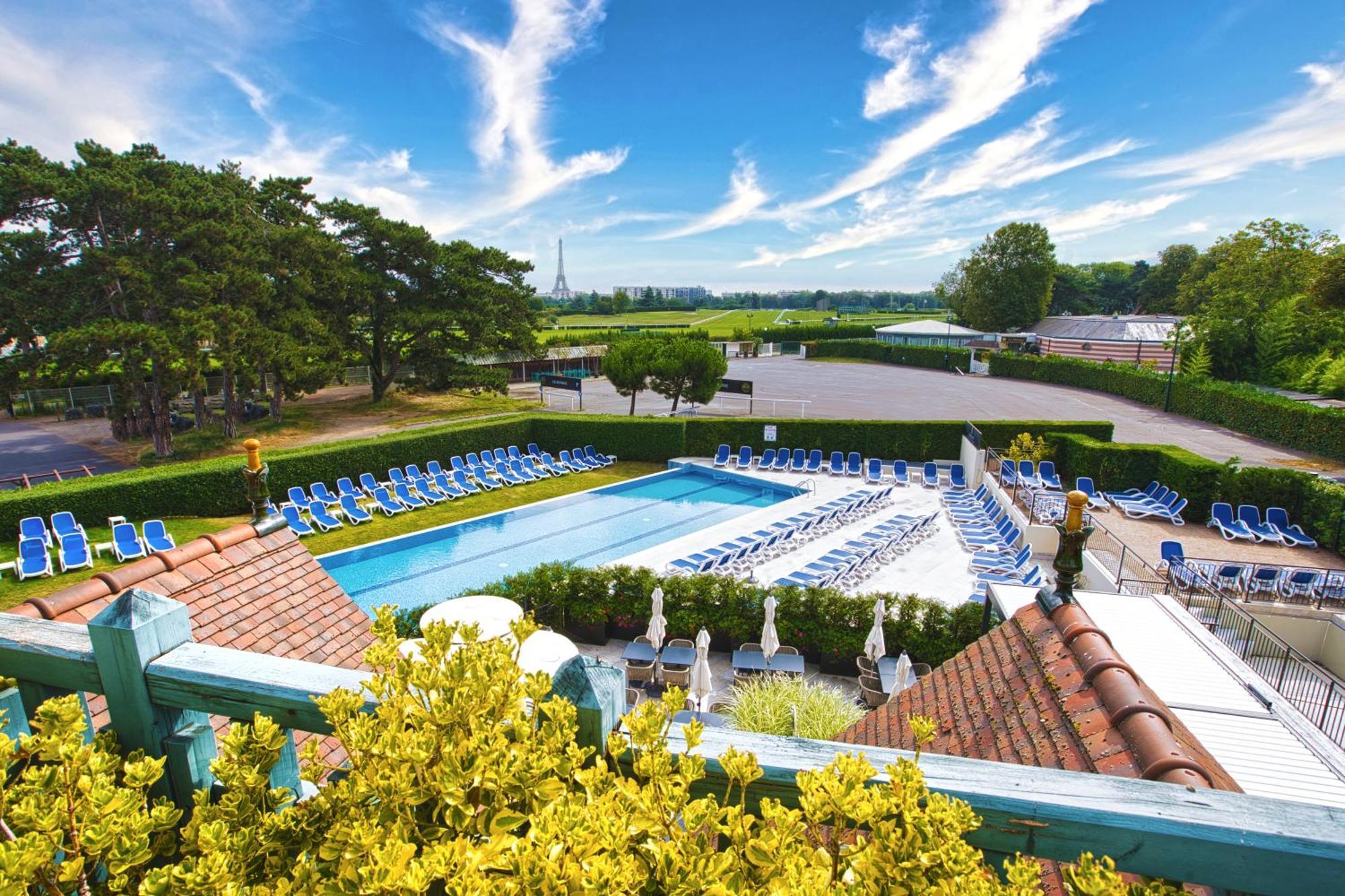 Renaissance Paris Hippodrome De St. Cloud Hotel Rueil-Malmaison Exterior photo