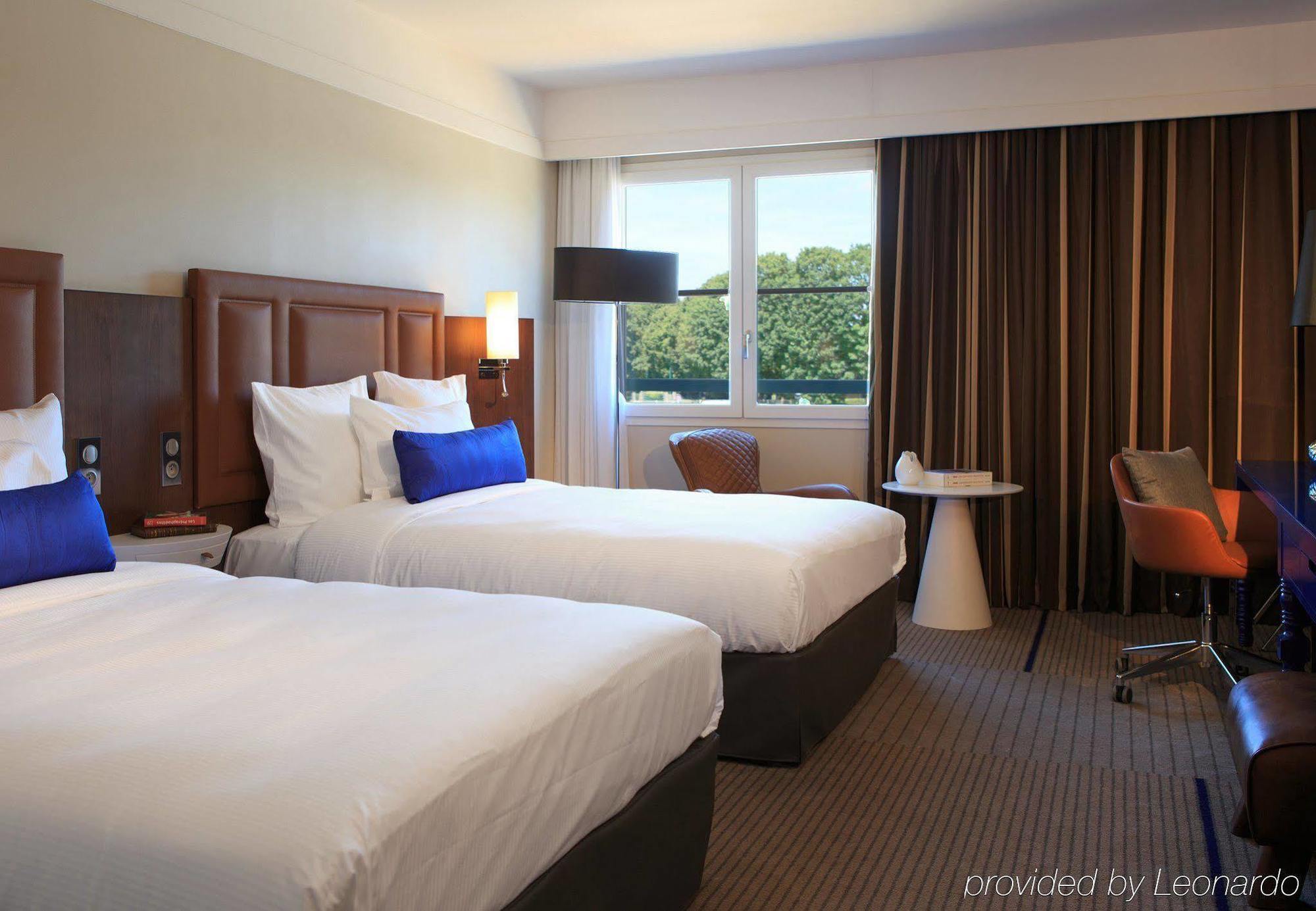 Renaissance Paris Hippodrome De St. Cloud Hotel Rueil-Malmaison Exterior photo